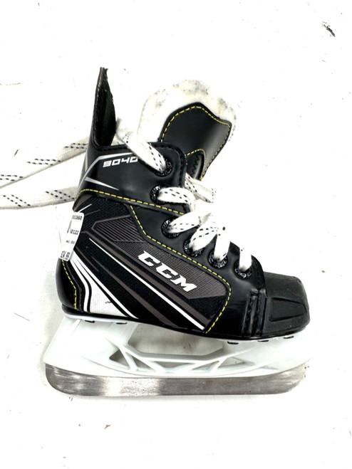 Vist Large View of Product Image Which is Used CCM 9040 Youth Hockey Skate Youth 07.0