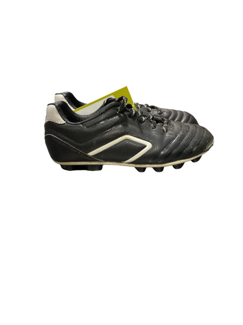 Vist Large View of Product Image Which is Used Soccer Cleats Black Junior 02