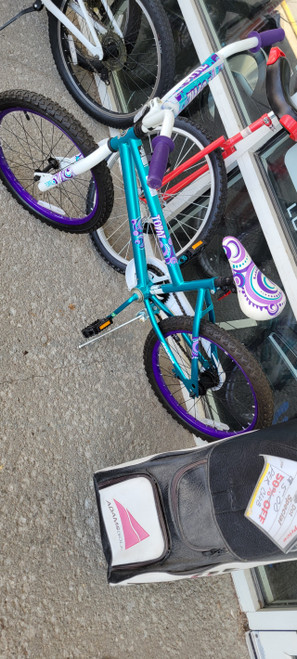 Vist Large View of Product Image Which is Used Magna TOPAZ 20 Mountain Bike Girls None 20"