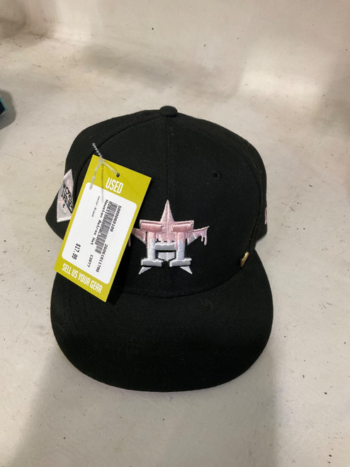 Vist Large View of Product Image Which is Used Outerwear Mens Hat Black