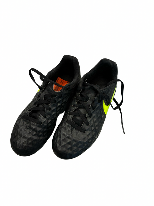 Vist Large View of Product Image Which is Used Nike Soccer Cleats Black Junior 02.5