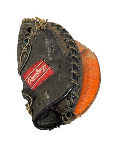 Vist Large View of Product Image Which is Used Rawlings RCM30BT BB/SB Catchers RH Throw Black And Orange 30"