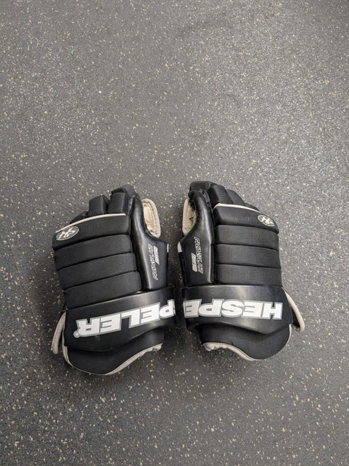 Vist Large View of Product Image Which is Used Hespeler ROGUE RH10 Junior Gloves Black 12"