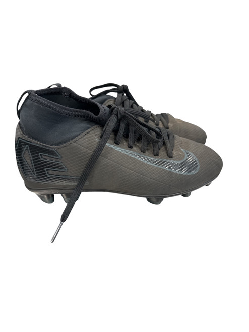 Vist Large View of Product Image Which is Used Nike Soccer Cleats Black Junior 01