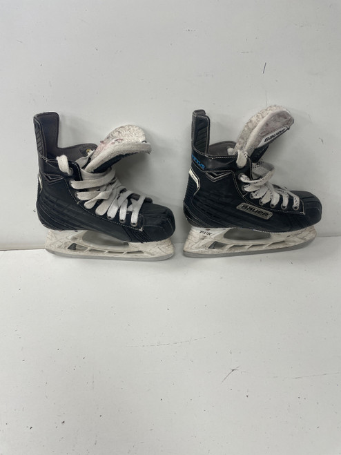 Vist Large View of Product Image Which is Used Bauer NEXUS 7000 Junior Hockey Skate Junior 03.5
