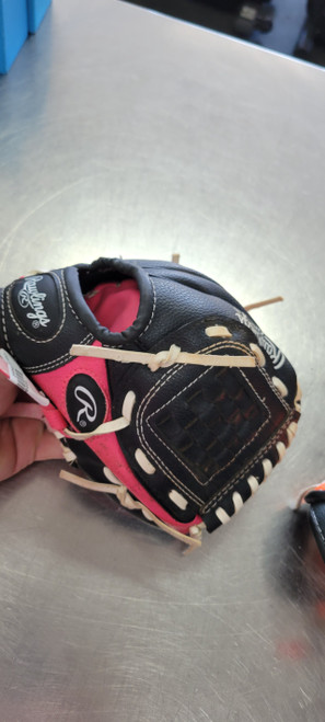 Vist Large View of Product Image Which is Used Rawlings 9 BB/SB Glove RH Throw Pink 9"