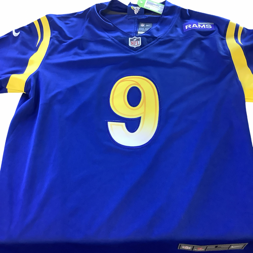 Vist Large View of Product Image Which is Used Nike S.S. Spirit Wear M LG