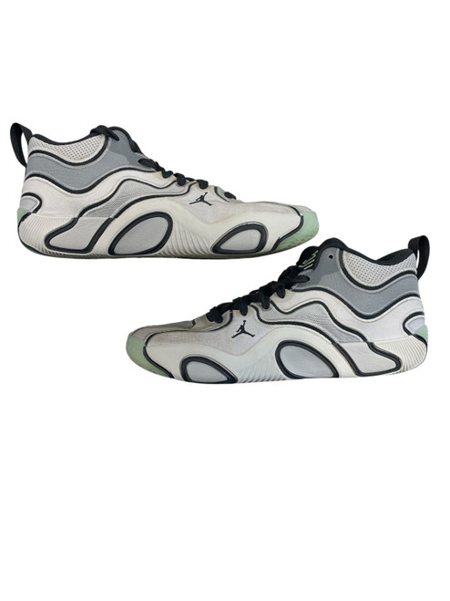 Vist Large View of Product Image Which is Used Jordan DEUCE Basketball Shoes M Grey Senior 9