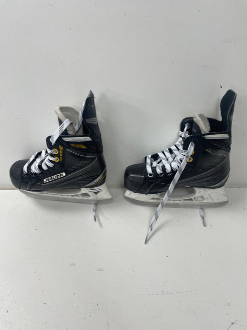 Vist Large View of Product Image Which is Used Bauer SUPREME MATRIX Youth Hockey Skate Youth 12.0