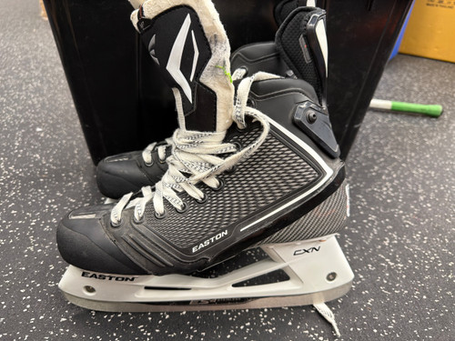 Vist Large View of Product Image Which is Used Easton MAKO M7 Senior Hockey Skate Senior 10