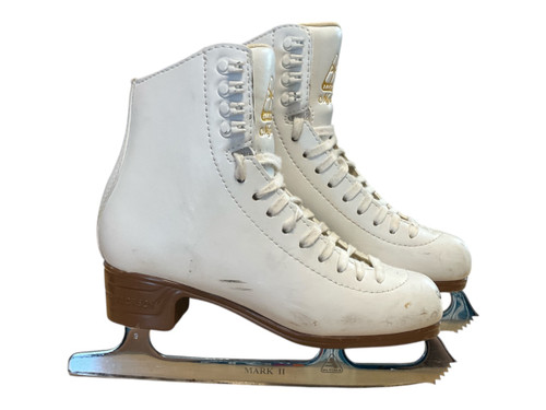 Vist Large View of Product Image Which is Used Jackson MYSTIQUE WomensFigure Skate White Senior 4.5