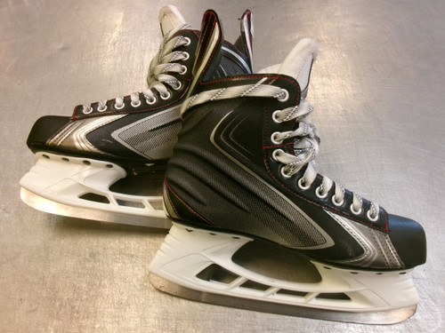 Vist Large View of Product Image Which is Used Bauer VAPER X60 Senior Hockey Skate Senior 7.5