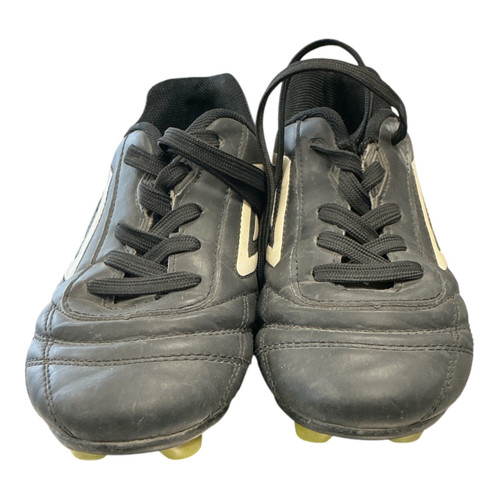 Vist Large View of Product Image Which is Used Umbro Soccer Cleats Black Junior 02