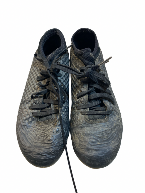 Vist Large View of Product Image Which is Used Puma Soccer Cleats Black Junior 03