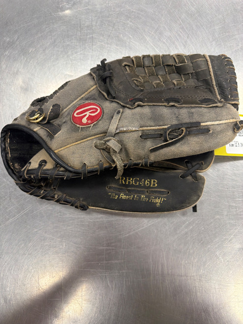 Vist Large View of Product Image Which is Used Rawlings RBG46B BB/SB Glove RH Throw Black 12 1/2"