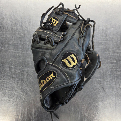 Vist Large View of Product Image Which is Used Wilson A2000 BB/SB Glove RH Throw Black 11 1/4"
