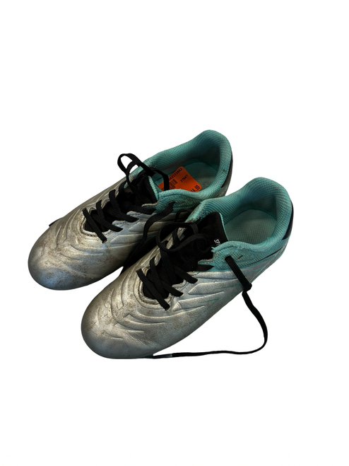 Vist Large View of Product Image Which is Used Soccer Cleats Grey Youth 13.0