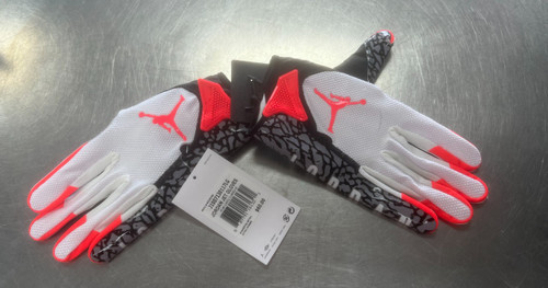 Vist Large View of Product Image Which is Used Nike JORDAN JET FB Gloves None LG