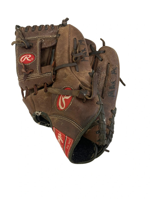 Vist Large View of Product Image Which is Used Rawlings Gold Glove 11.5" RHT BB Glove
