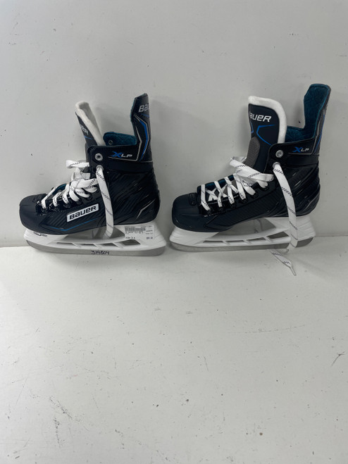 Vist Large View of Product Image Which is Used Bauer XLP Intermediate Hockey Skate Intermediate 6.0