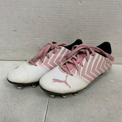 Vist Large View of Product Image Which is Used Puma Soccer Cleats Pink Junior 01
