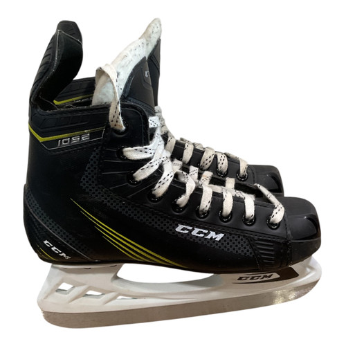 Vist Large View of Product Image Which is Used CCM 1052 Junior Hockey Skate Junior 05