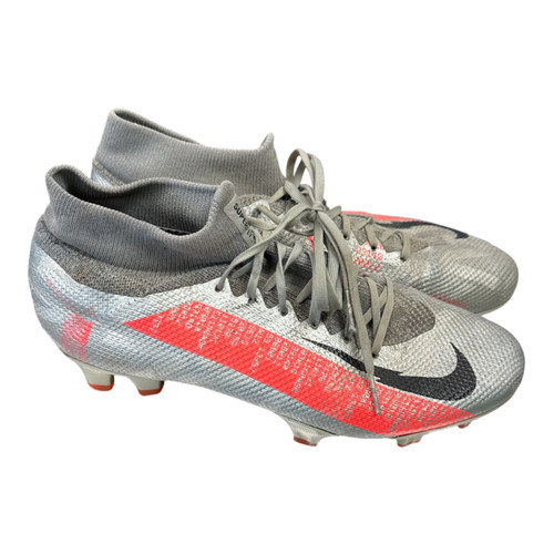 Vist Large View of Product Image Which is Soccer cleats