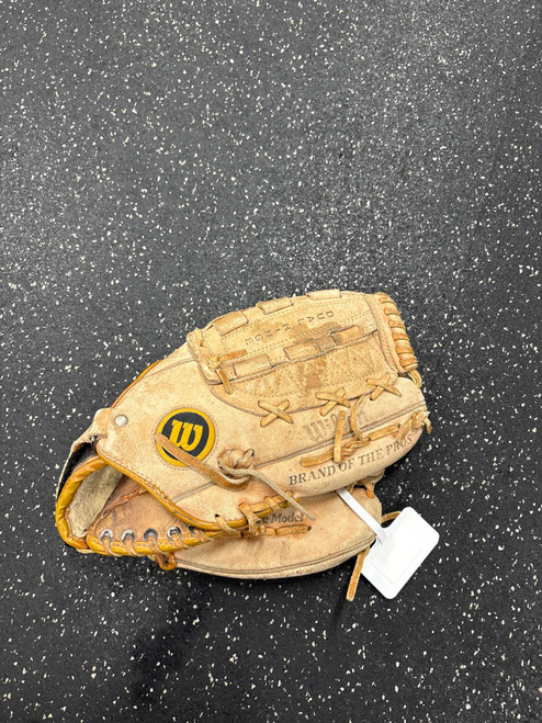 Vist Large View of Product Image Which is Used Wilson A2234 BB/SB Glove RH Throw Brown 12"