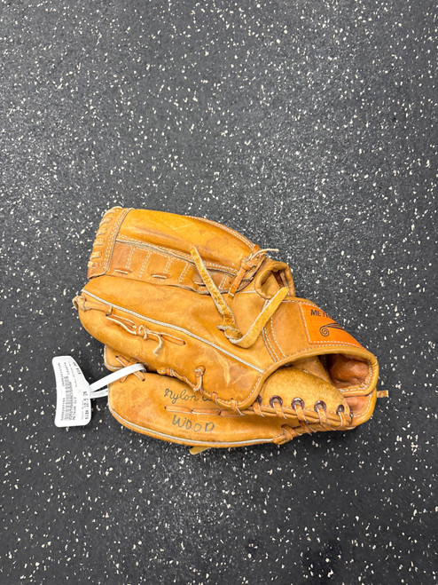 Vist Large View of Product Image Which is Used METEOR GLV BB/SB Glove LH Throw Brown 10 1/2"