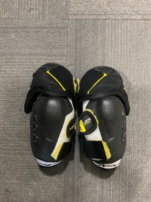 Vist Large View of Product Image Which is Used CCM TACKS CLASSIC PRO Junior Elbow Pads SM