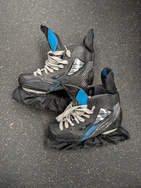 Vist Large View of Product Image Which is Used True TF9 Intermediate Hockey Skate Intermediate 4.0
