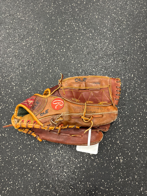 Vist Large View of Product Image Which is Used Rawlings RBG4 BB/SB Glove RH Throw Brown 13"