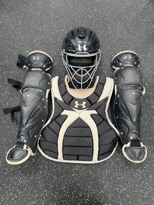 Vist Large View of Product Image Which is Used Under Armour VICTORY FP SET HELMET/CP/LG 9-12 Catchers Helmet w/Mask Black SM