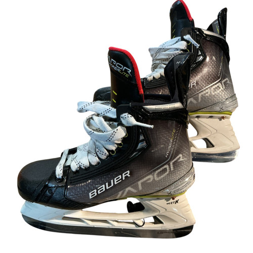 Vist Large View of Product Image Which is Used Bauer VAPOR HYPERLITE SKATE Intermediate Hockey Skate Intermediate 5.5