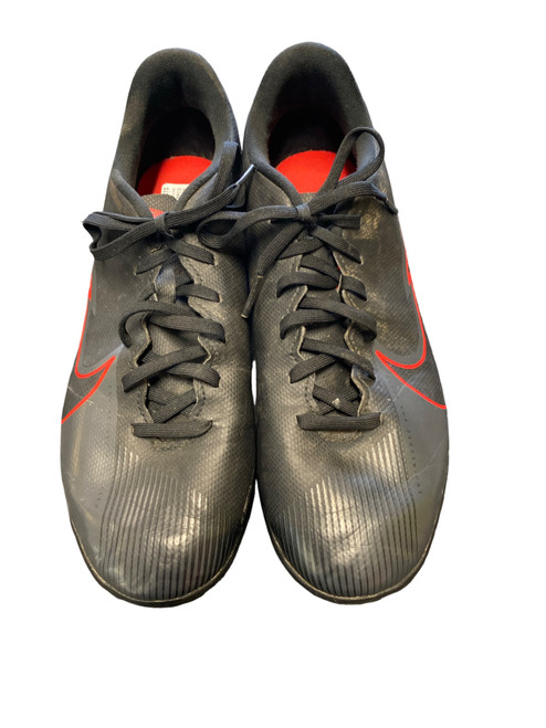 Vist Large View of Product Image Which is Used Nike Soccer Indoor Shoes Black Senior 8.5