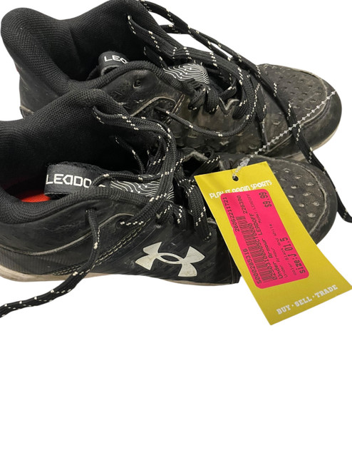 Vist Large View of Product Image Which is Used Under Armour LEADOFF BB/SB Cleats Black And White Junior 01.5