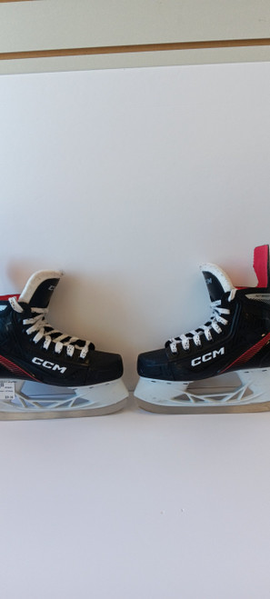 Vist Large View of Product Image Which is Used CCM JETSPEED Junior Hockey Skate Junior 01