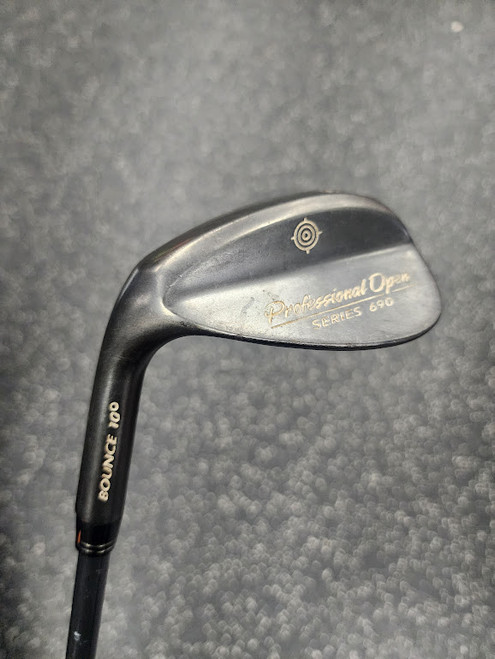 Vist Large View of Product Image Which is Used Professional Open Series 690 Golf Wedge Mens LH 52 Degree