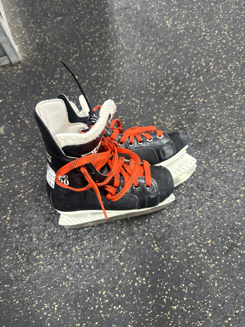 Vist Large View of Product Image Which is Used CCM CHAMPION 90 Junior Hockey Skate Junior 01