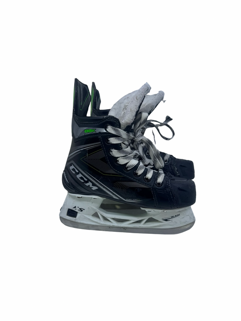 Vist Large View of Product Image Which is Used CCM 88K Junior Hockey Skate Junior 02
