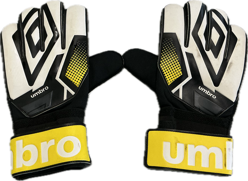 Vist Large View of Product Image Which is Used Umbro SENIOR GOALIE GLOVES Soccer Goalie Gloves Black And White 10