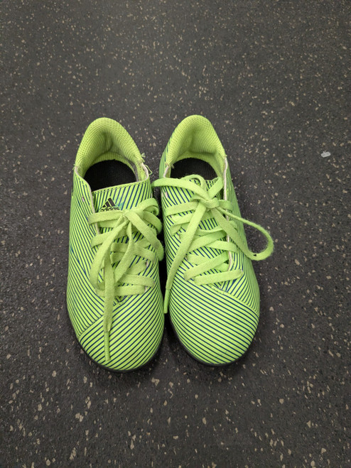 Vist Large View of Product Image Which is Used Adidas Soccer Indoor Shoes Green Youth 11.5