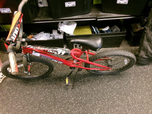 Vist Large View of Product Image Which is Used Next WIPE OUT Mountain Bike Boys Red 20"