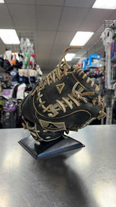 Vist Large View of Product Image Which is Used Akadema APM41 BB/SB Catchers RH Throw Black 33"