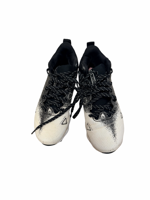 Vist Large View of Product Image Which is Used Under Armour SPOTLIGHT FRANCHISE 2 3025088-001 Football Cleats Black And White Junior 01