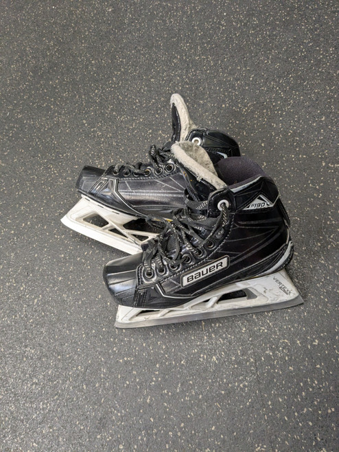 Vist Large View of Product Image Which is Used Bauer S190 Junior Goalie Skate Junior 02.5