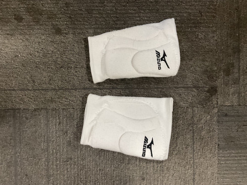 Vist Large View of Product Image Which is Used Mizuno VB Knee Pads White