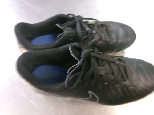 Vist Large View of Product Image Which is Used Nike Soccer Cleats Black Junior 04.5