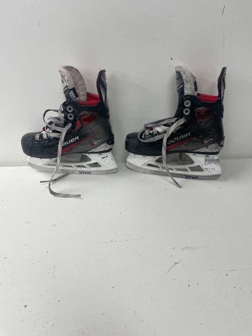Vist Large View of Product Image Which is Used Bauer VAPOR X5 PRO Youth Hockey Skate Youth 11.5