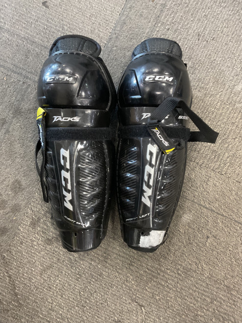 Vist Large View of Product Image Which is Used CCM TACKS 9550 SHIN GUARDS Junior Shin Guards Black 11"